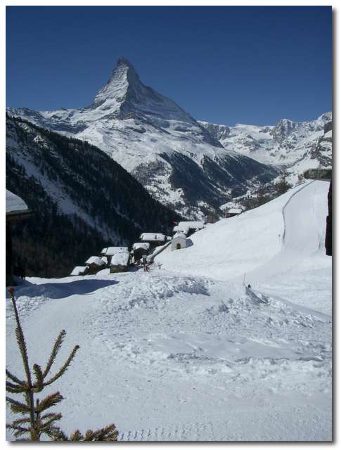 Utsikt över Findeln mot Matterhorn