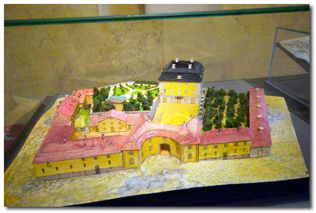 Modell över palatset som det såg ut i mitten av 1700-talet